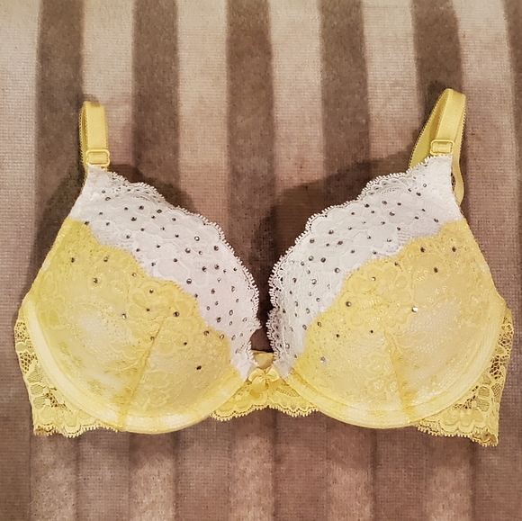 32c victoria's secret size